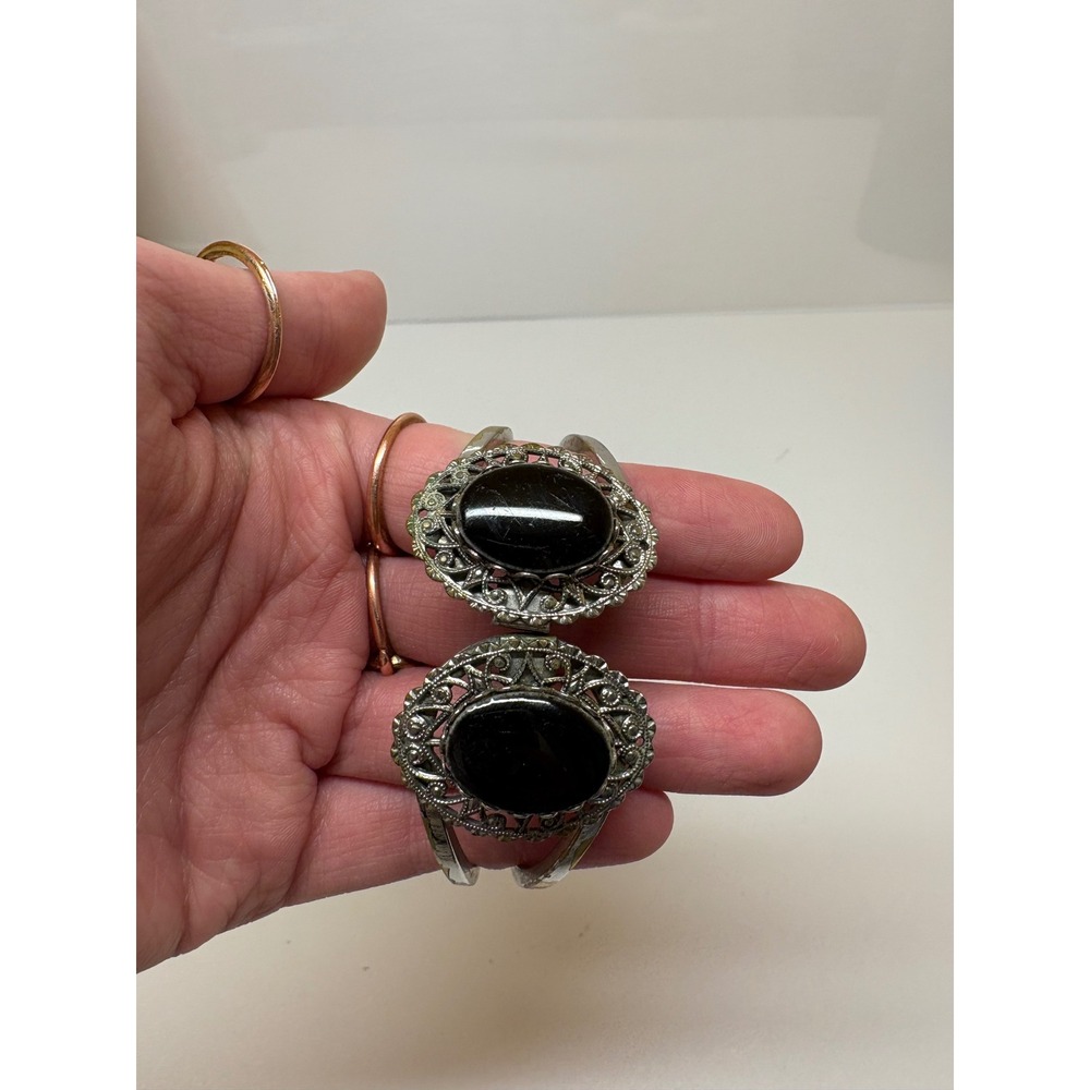 Vintage Style Silver Tone Black Cabochon Filigree Hinged Bypass Cuff Bracelet